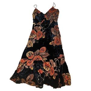 URBAN OUTFITTERS 〰️ Burnout Velvet Floral Cut-Out Dress